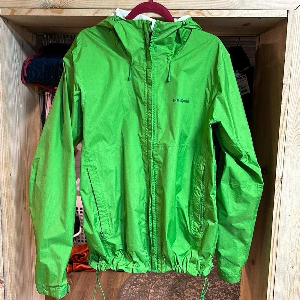 Patagonia Rain Jacket Men’s Size XL